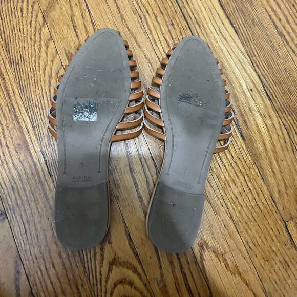 Old Navy Tan Hurache Slip-on sandals - Size 7 - Picture 5 of 6